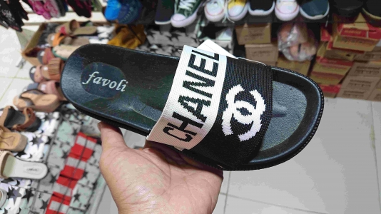 SANDAL KARET