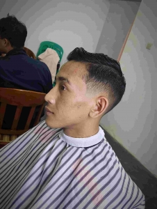 POTONG RAMBUT